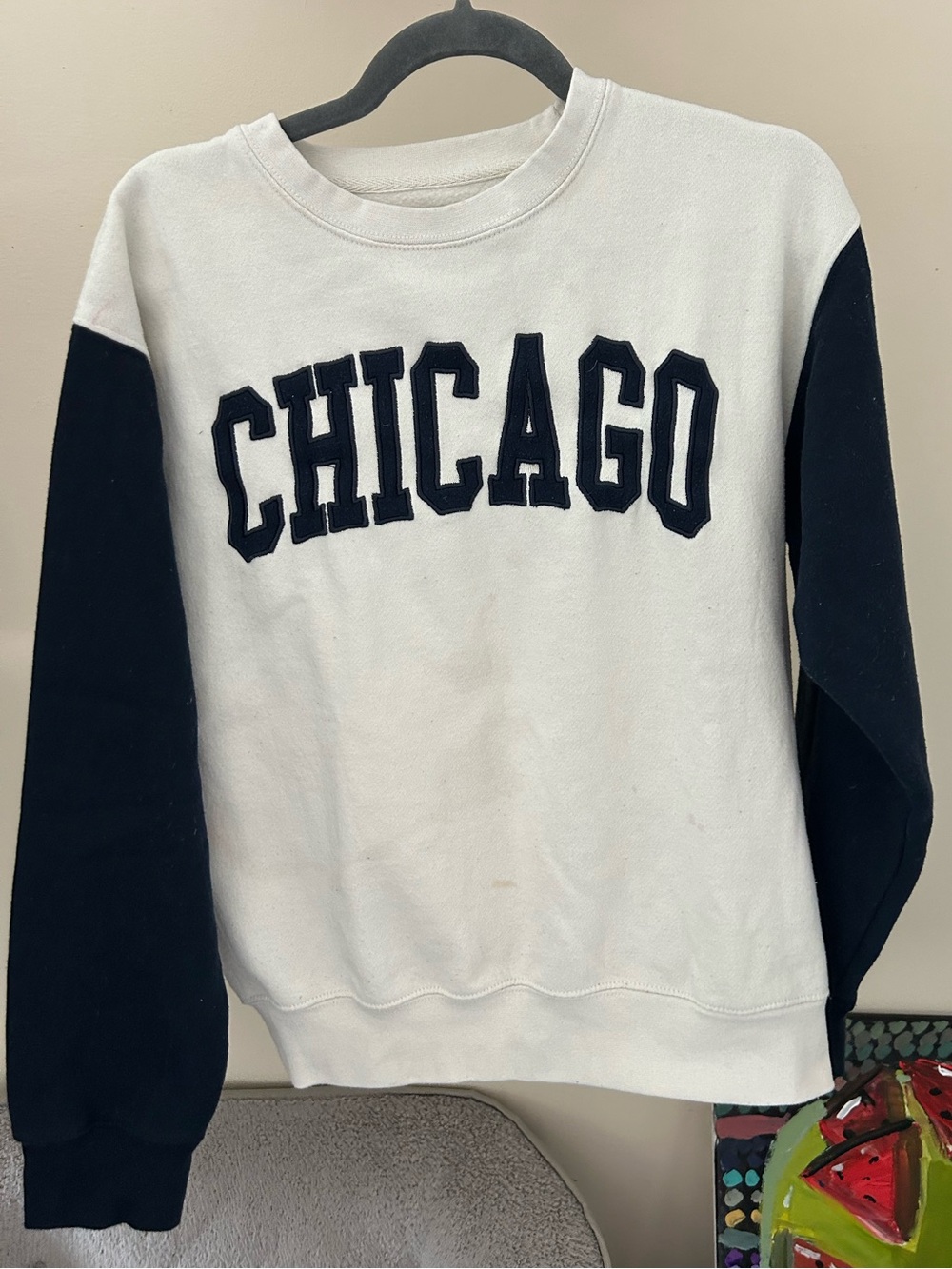 New York Popular Chicago Applique Crewneck Sweatshirt - White and Navy size L